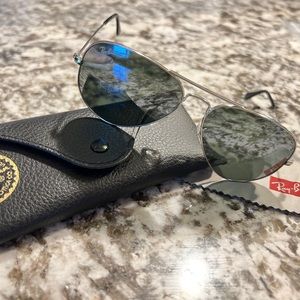 Women’s RayBan AVIATOR GRADIENT